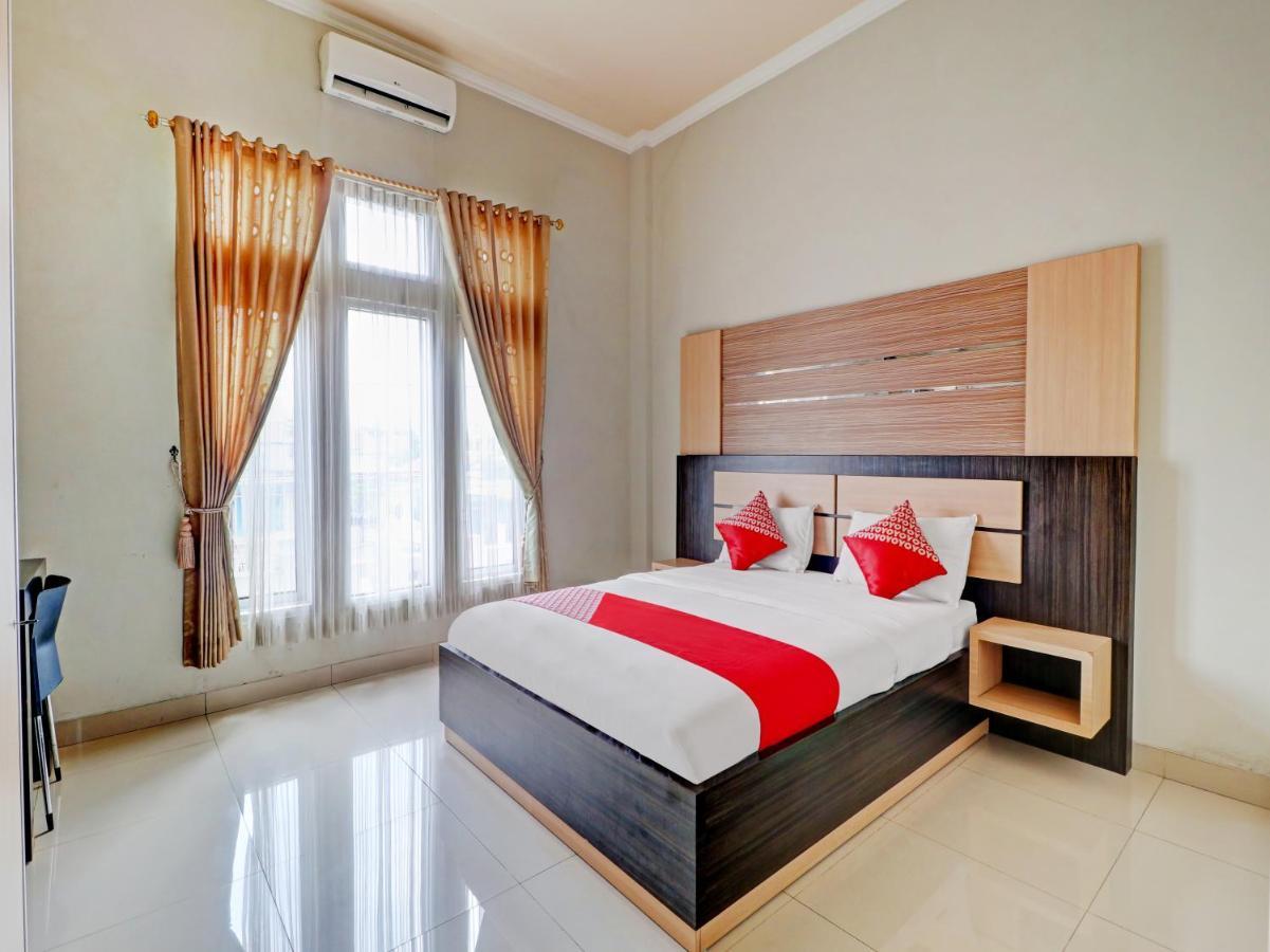 Oyo 90347 Hotel Srikandi Syariah Tasikmalaya Esterno foto
