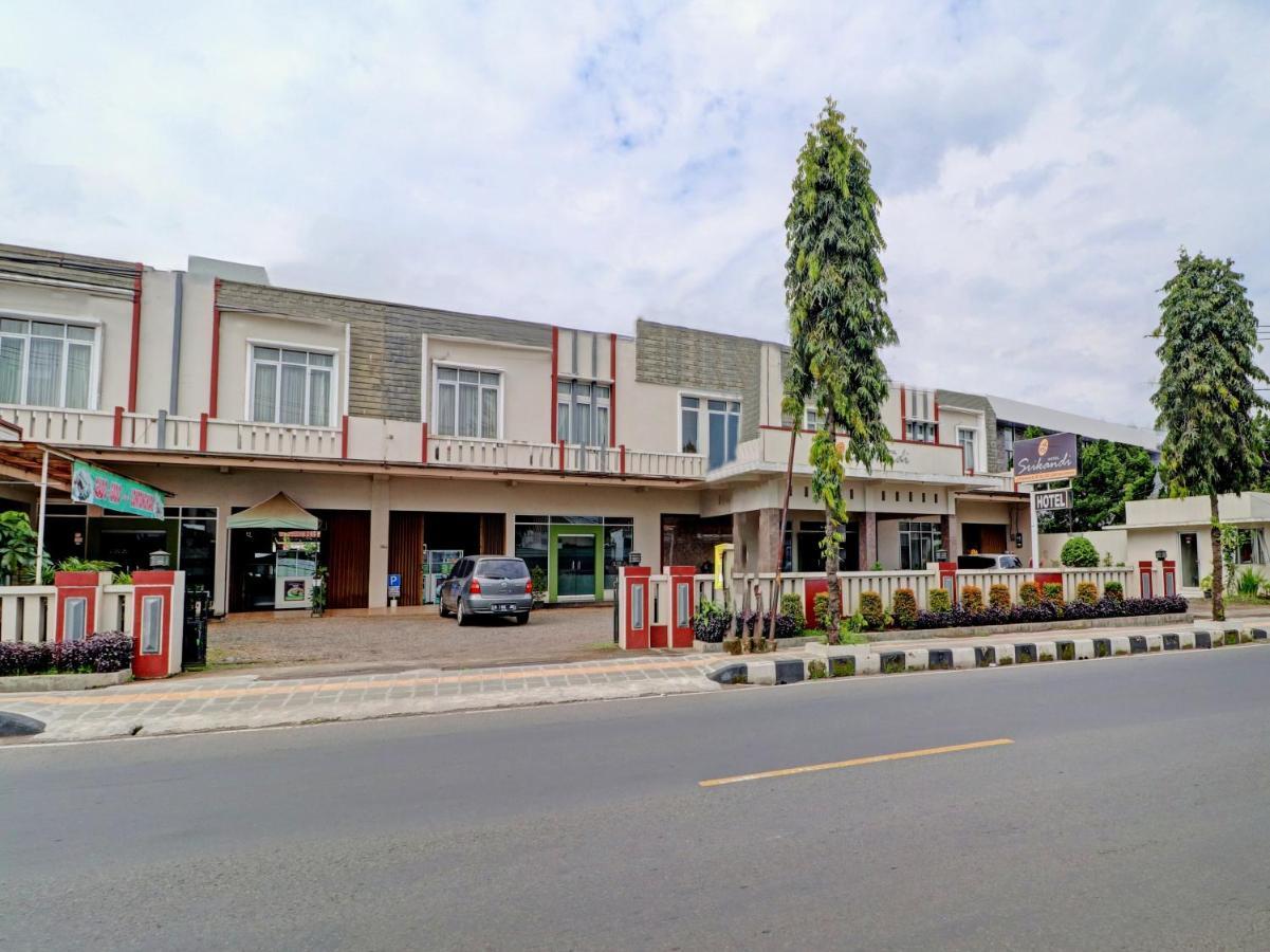 Oyo 90347 Hotel Srikandi Syariah Tasikmalaya Esterno foto