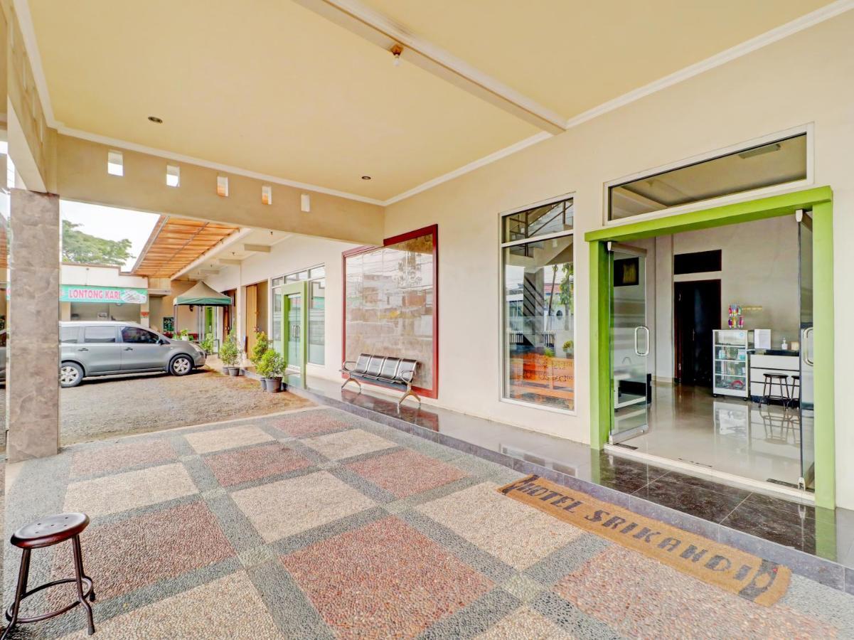 Oyo 90347 Hotel Srikandi Syariah Tasikmalaya Esterno foto