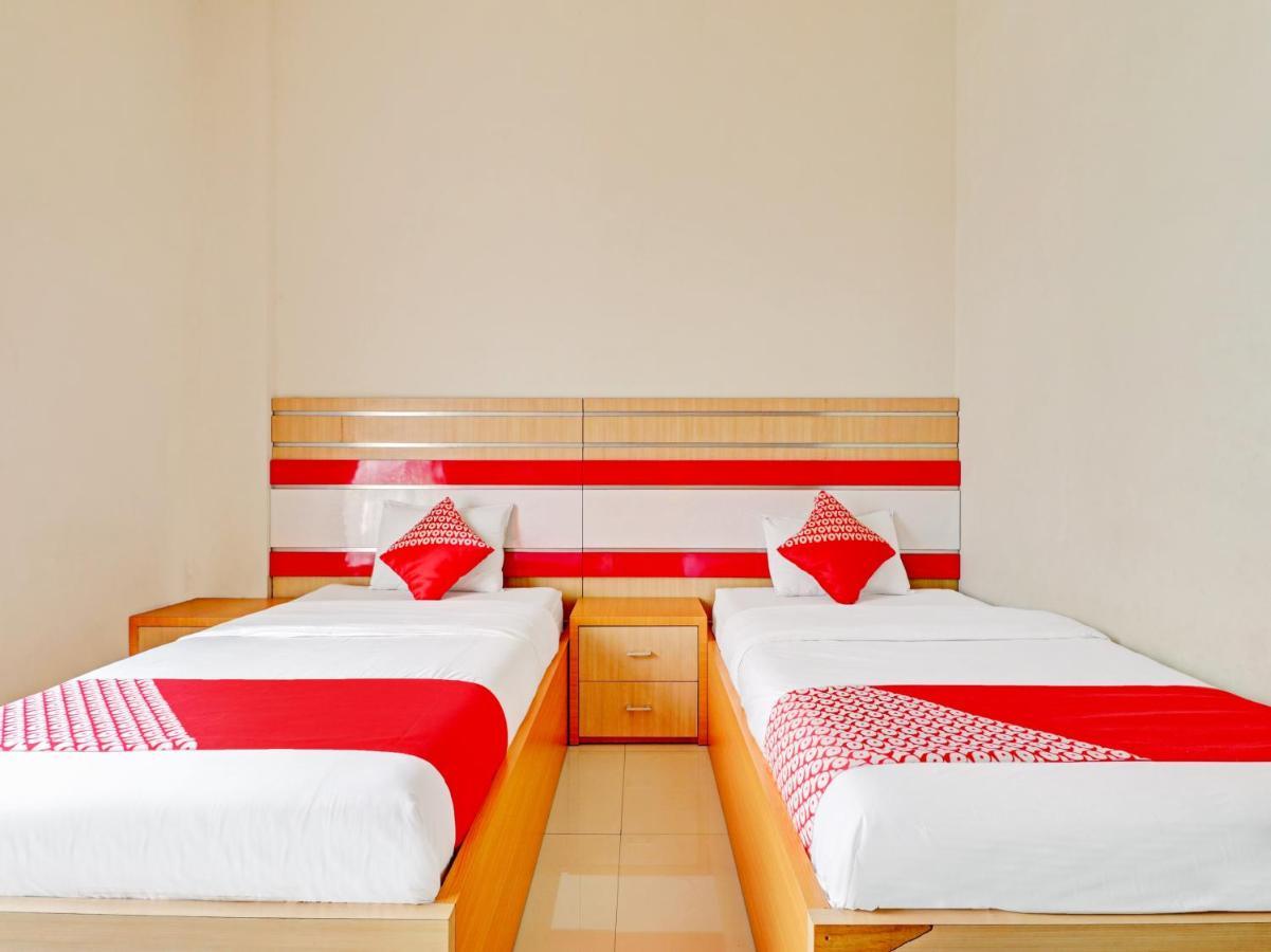 Oyo 90347 Hotel Srikandi Syariah Tasikmalaya Esterno foto