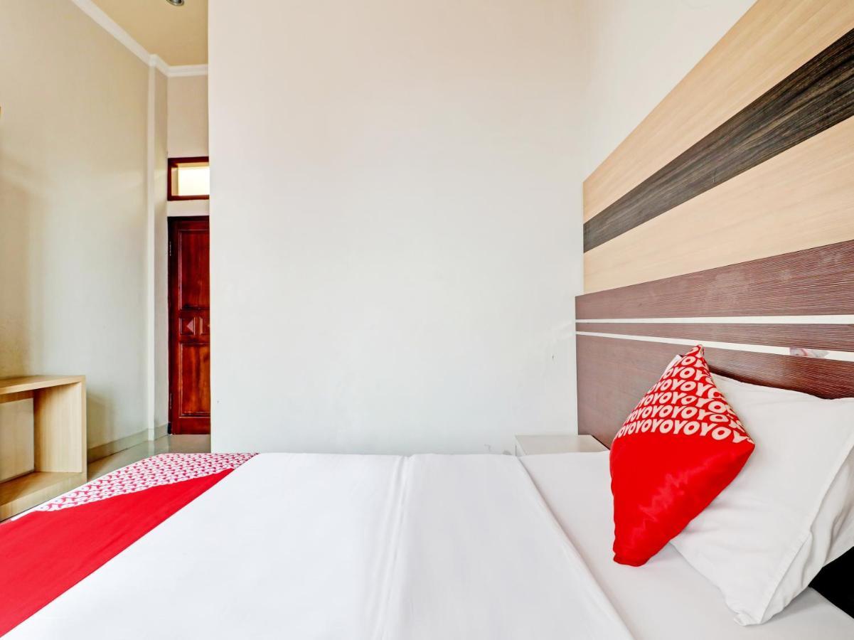 Oyo 90347 Hotel Srikandi Syariah Tasikmalaya Esterno foto