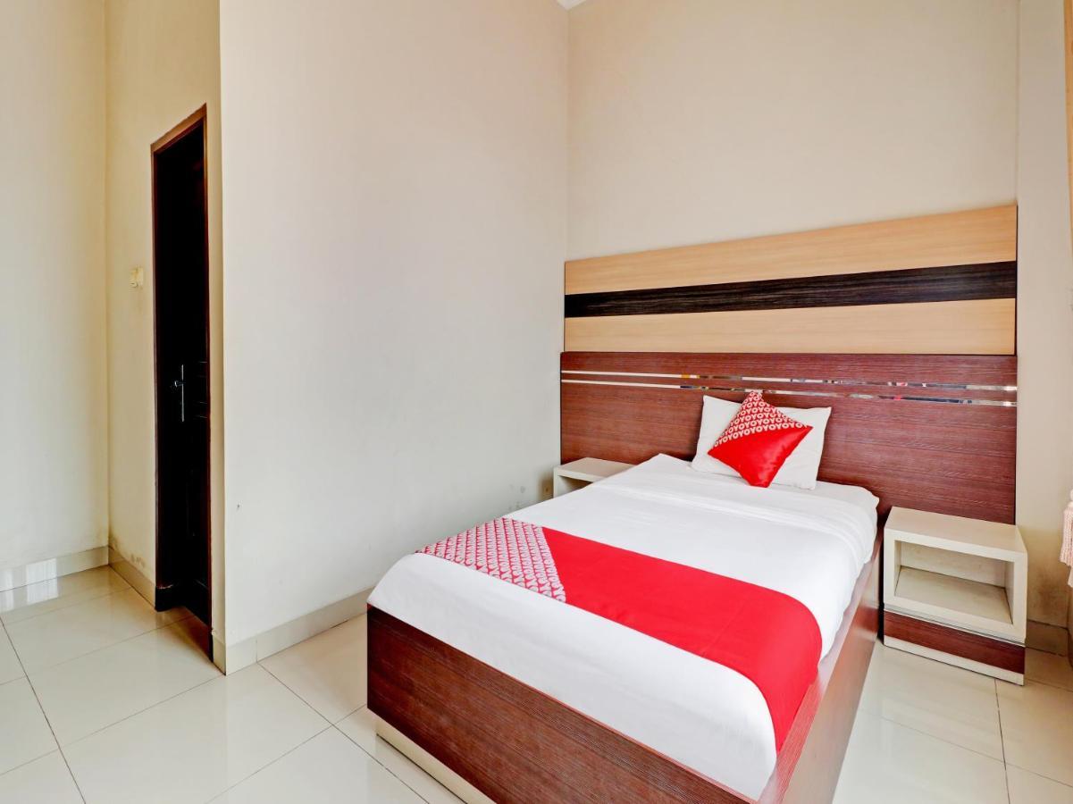 Oyo 90347 Hotel Srikandi Syariah Tasikmalaya Esterno foto