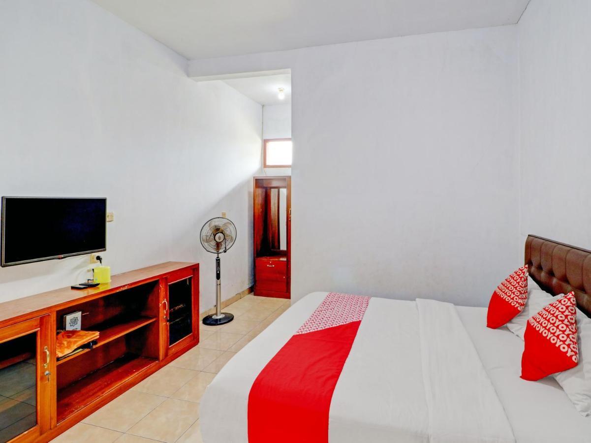 Oyo 90347 Hotel Srikandi Syariah Tasikmalaya Esterno foto