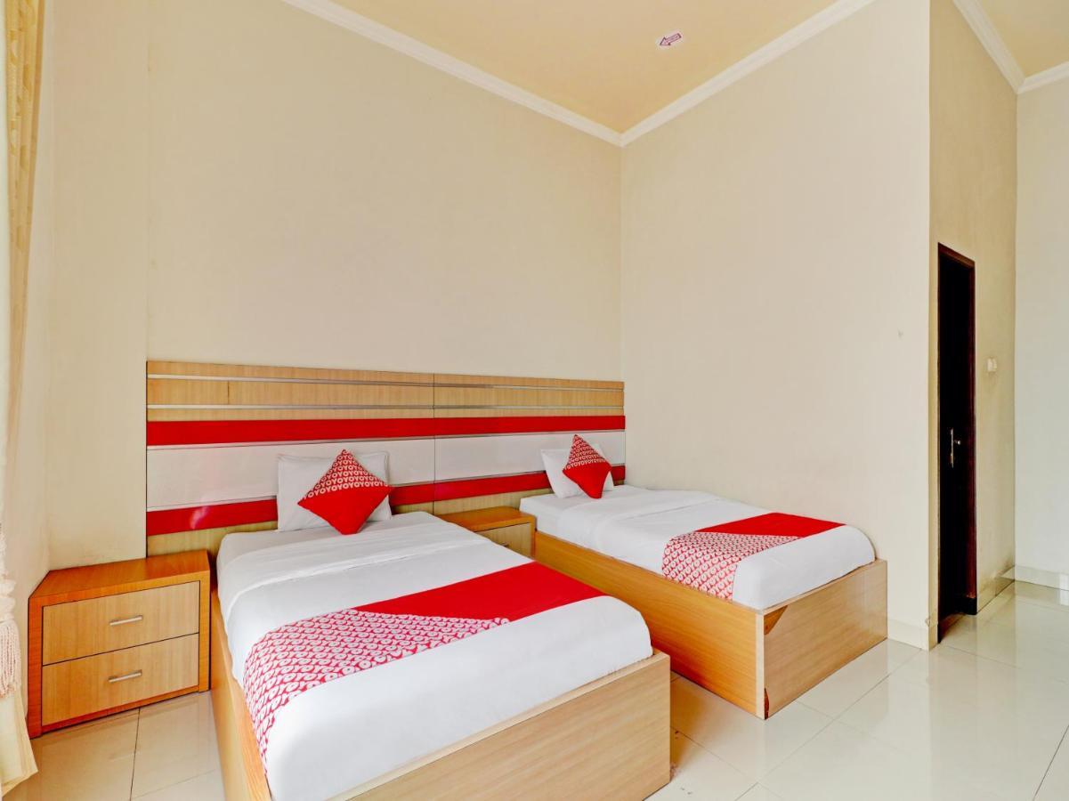 Oyo 90347 Hotel Srikandi Syariah Tasikmalaya Esterno foto