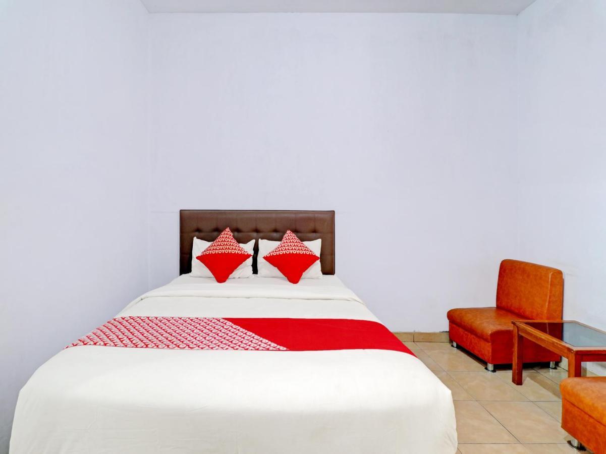 Oyo 90347 Hotel Srikandi Syariah Tasikmalaya Esterno foto